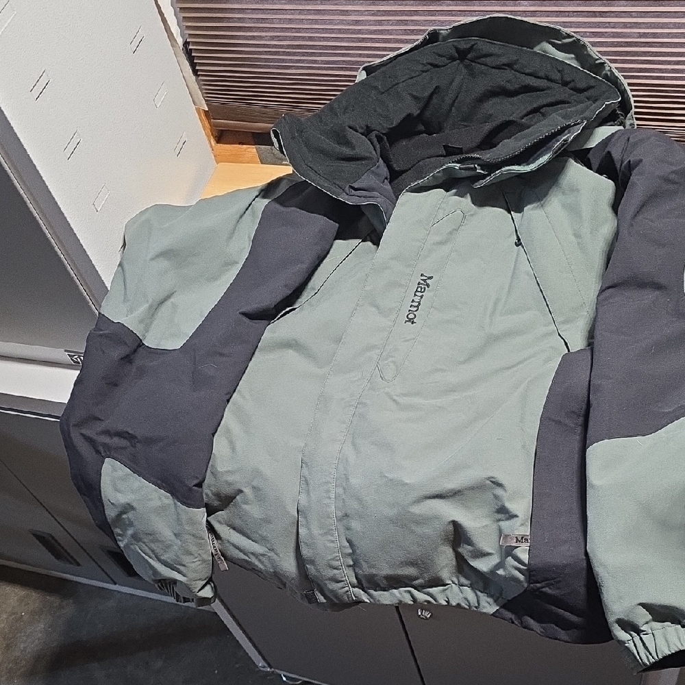 Gray and Black Men's Marmot Ski Jacket